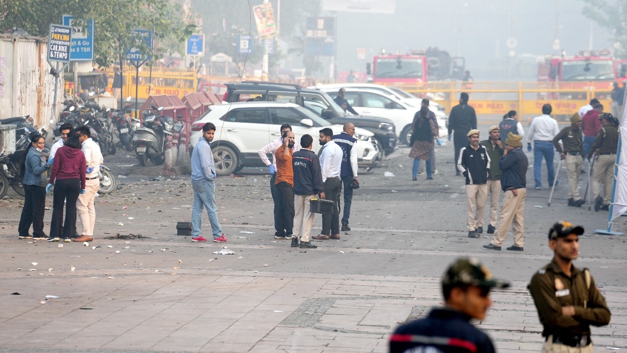 Live: Red Fort blast likely suicide attack, Amit Shah calls meeting of top officers 