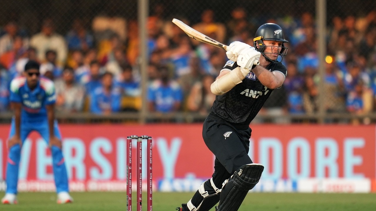 India (IND) vs New Zealand (NZ) live score 3rd ODI: NZ (337/8 in 50 ov), Bracewell cameo takes Kiwis to 337-run total in Indore  www.indiatoday.in