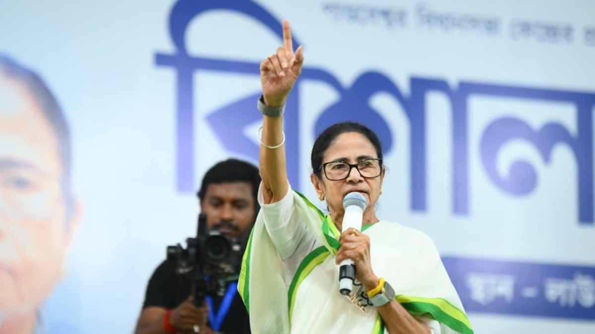 Live: Political battle intensifies in Bengal as 90.66 lakh voters removed