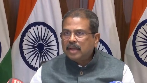 Live: NEET to go online from 2027, announces Education Minister