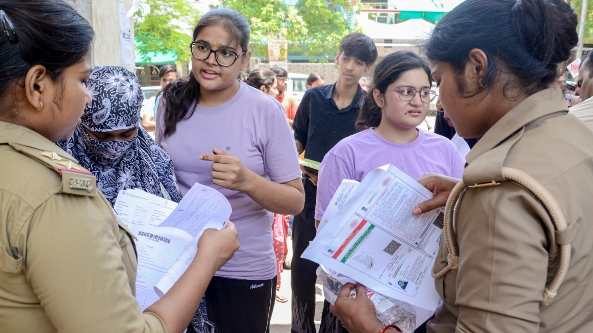 NEET UG Re-Exam Live: NTA says 'no full leak', CBI detains Maharashtra doctor