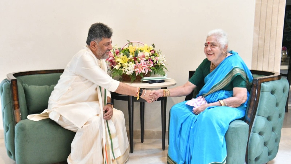 Live: DK Shivakumar takes mother's blessings ahead of swearing-in as Karnataka CM