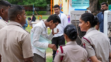Live: NEET re-exam ends, students find Physics lengthy, Chemistry moderate Live: NEET re-exam ends, students find Physics lengthy, Chemistry moderate