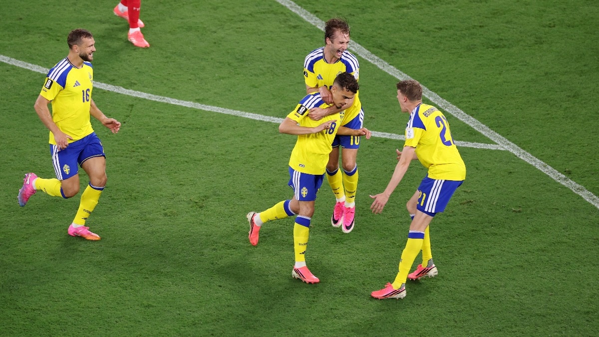 World Cup Live: (SWE 1-0 TUN) Yasin Ayari strikes from far to give Sweden the lead