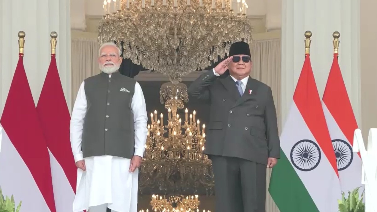 Live: PM Modi receives ceremonial welcome at presidential palace in Jakarta