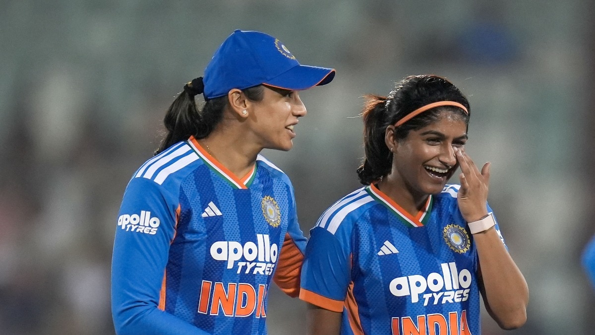 LIVE: Zimbabwe shows some fight but India hold control