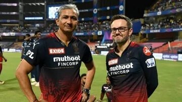 RCB review contracts of Mike Hesson, Sanjay Bangar; franchise may part ways with coaches