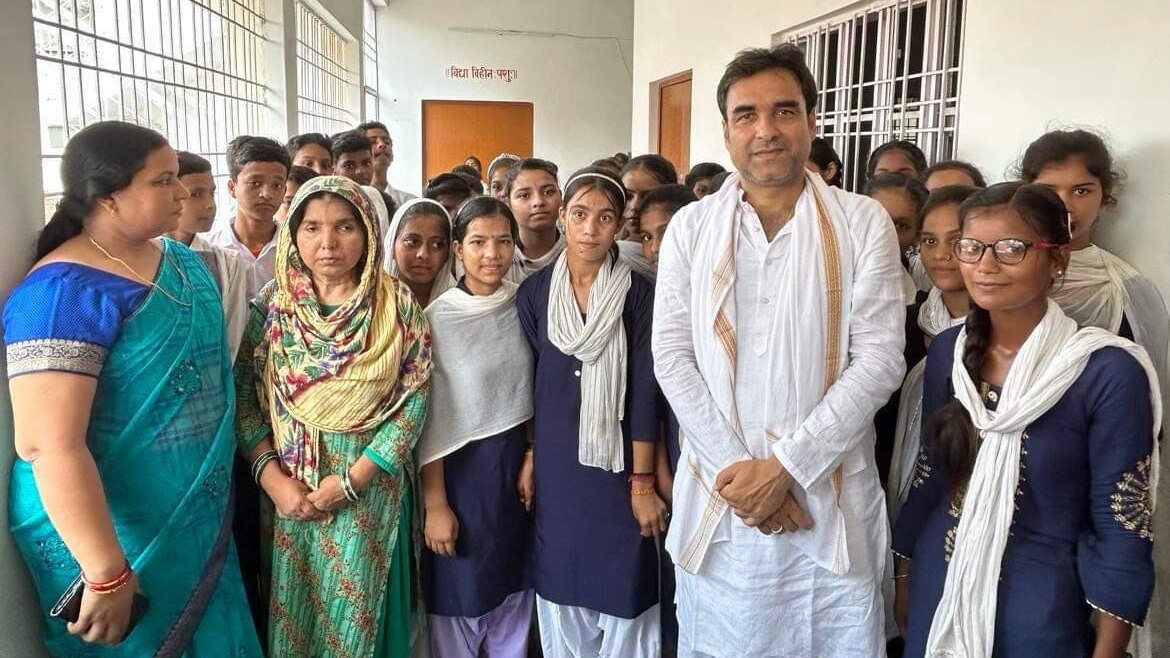 Pankaj Tripathi opens a school library in his village in the memory of his father.