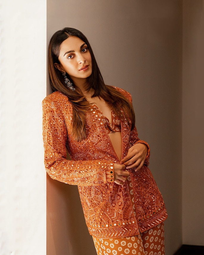 kiara advani orange dress Kiara Classy Outfit For a High-Profile Event