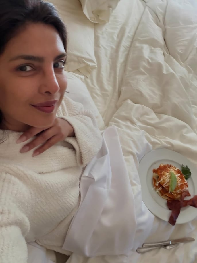 priyanka_breakfast_in_bed.jpg priyanka_breakfast_in_bed.jpg