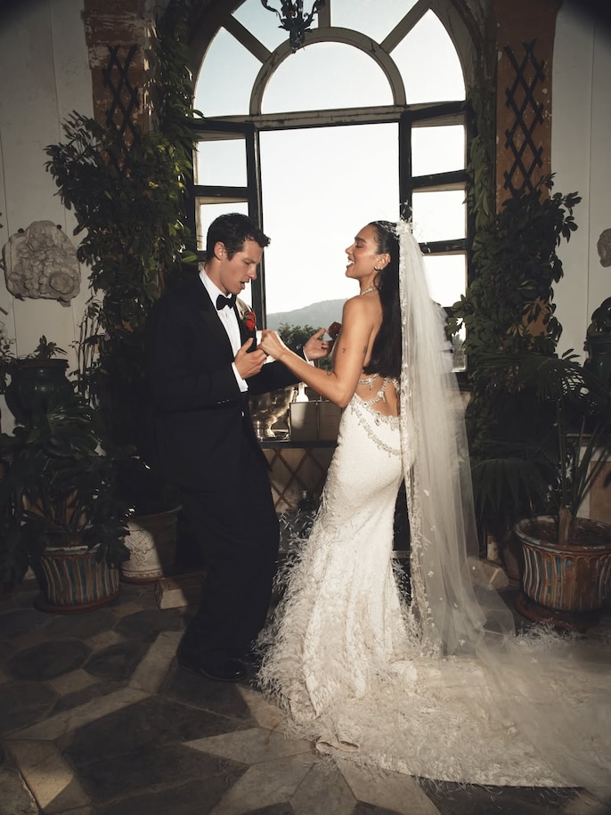mr_mrs_4.jpg mr_mrs_4.jpg