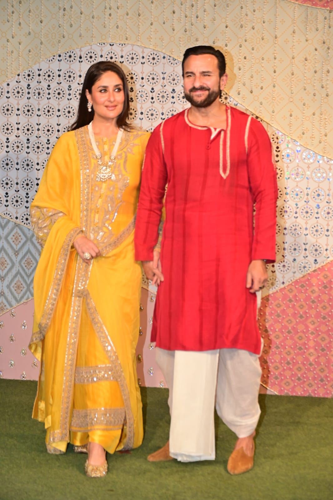 Kareena-Saif, Alia-Ranbir, Rekha and celebs attend Ambanis' Ganpati  celebrations - India Today