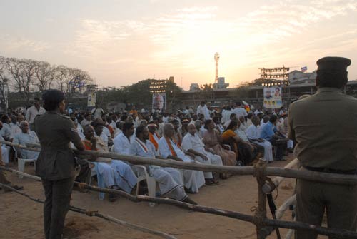 Advani campaigns for allies in Chennai