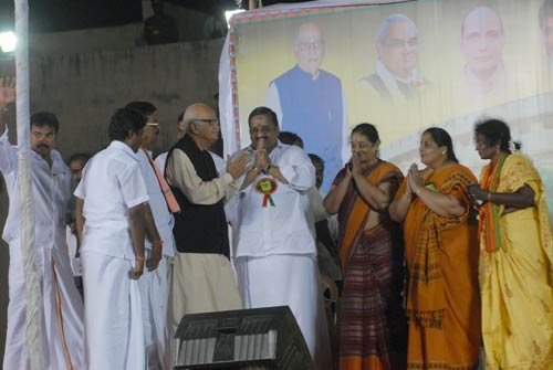 Advani campaigns for allies in Chennai