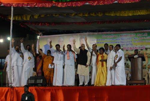 Advani campaigns for allies in Chennai