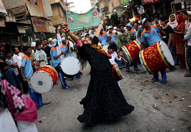 Pussy in the eshak, ikki sik