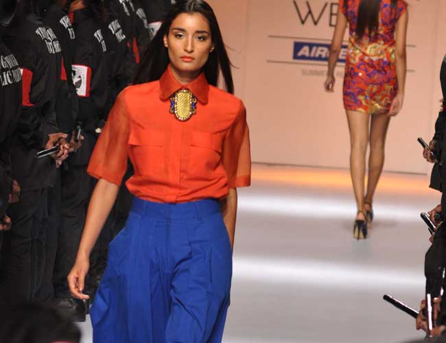 Parineeti adds grace to Masaba Gupta's Benarasi collection at Lakme Fashion Week