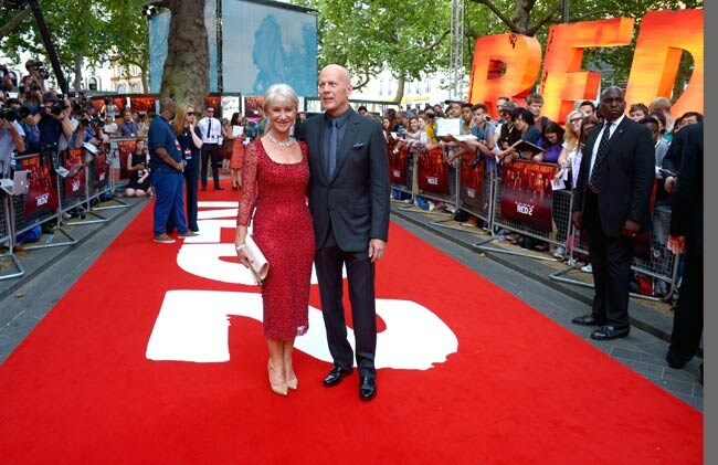 helen mirren red dress Helen Mirren Demostrates A Perfectly Chic Mother Of The Bride Outfit