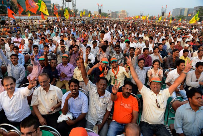 Modi addresses a rally in Mumbai, says Congress ganging up against him