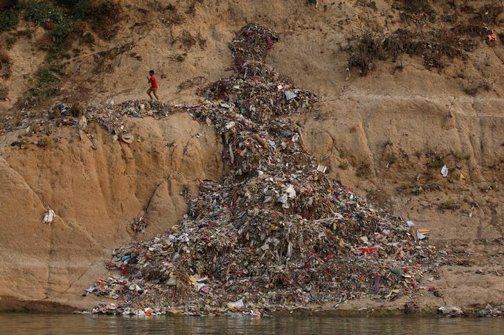 Ganga succumbs to pollution as crystal clear river transforms into toxic sludge | PICTURES