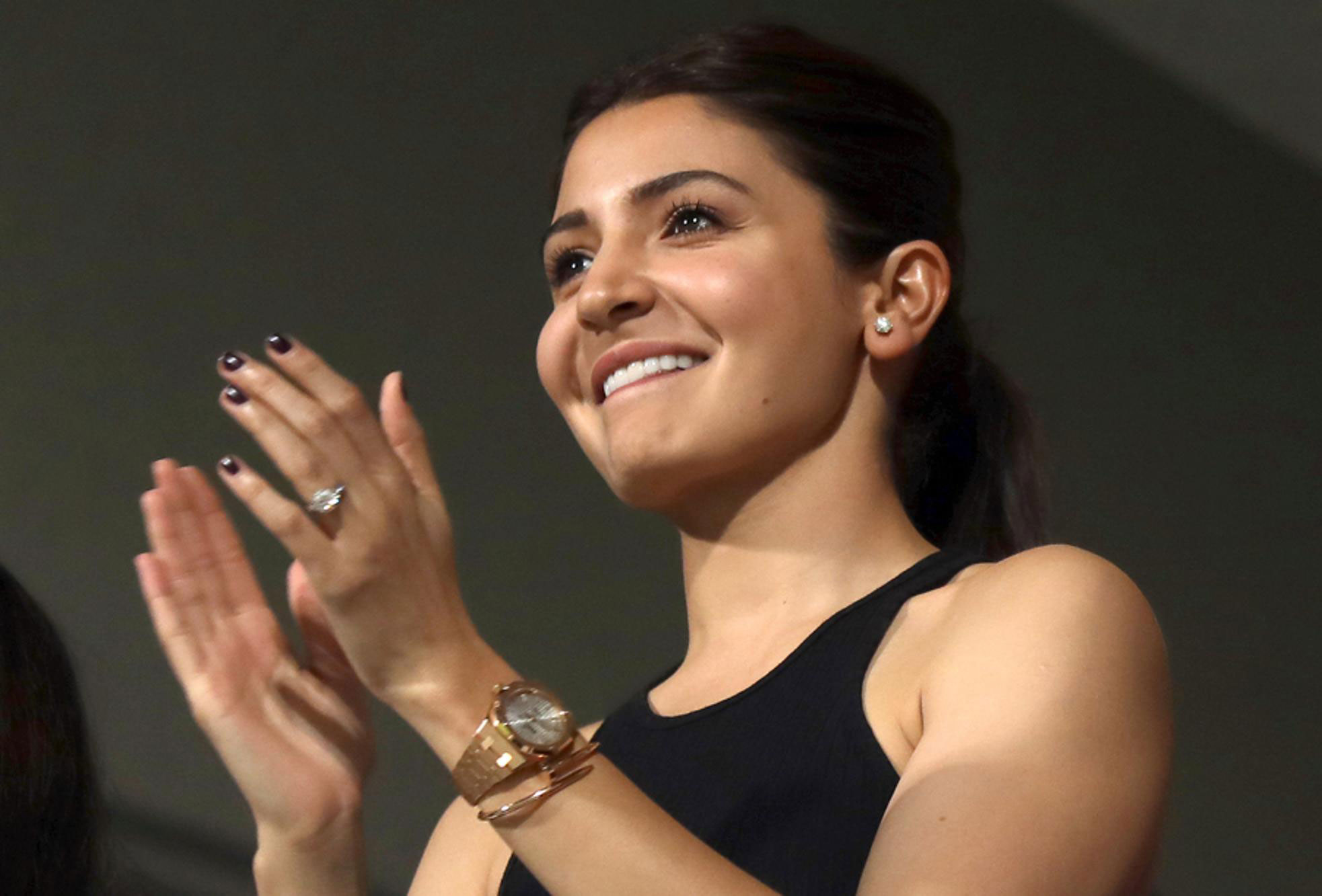 IPL 2018: Anushka Sharma leads the cheer for Virat Kohli's RCB on Friday night