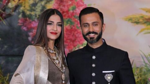 sonam and anand spill black magic at their wedding reception indiatoday sonam and anand spill black magic at their wedding reception indiatoday