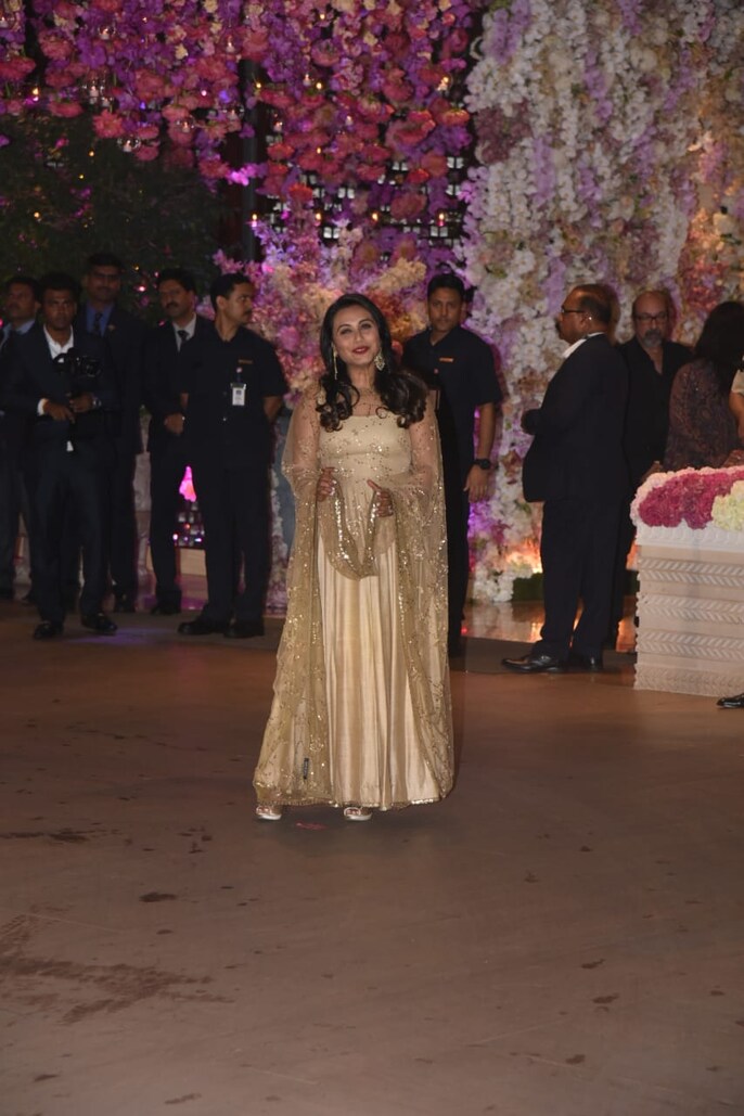 Alia Bhatt to Navya Nanda: Ambani engagement party is starry affair Alia Bhatt to Navya Nanda: Ambani engagement party is starry affair