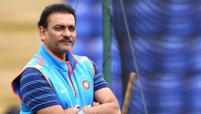 Ravi Shastri's doppelganger boarded a Mumbai local train and Internet turned meme factory