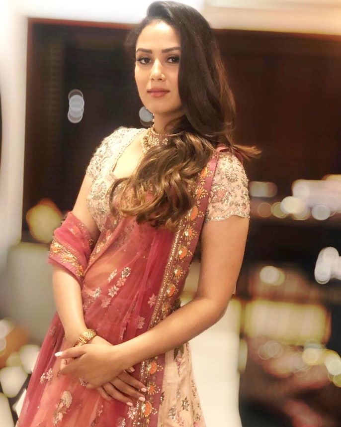 Mira Rajput Pairs Bralette With A Saree And Nails Ethnic Fashion See Pics India Today Mira Rajput Pairs Bralette With A Saree And Nails Ethnic Fashion See Pics India Today
