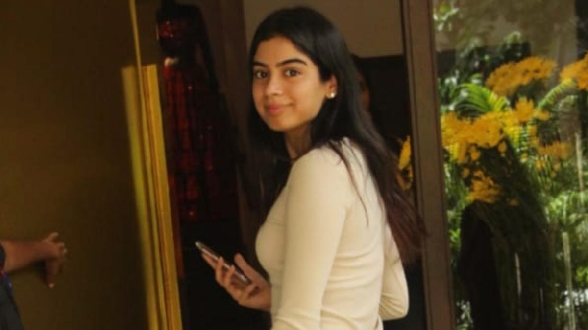 Khushi Kapoor in nude bodycon mini dress on day out will take your breath away. See pics - India