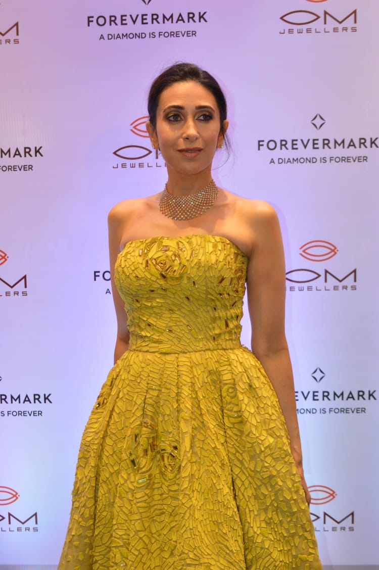 Xxx Hd Karisma Kapoor - Karisma Kapoor is an elegant princess in strapless gown at event. See pics  - India Today