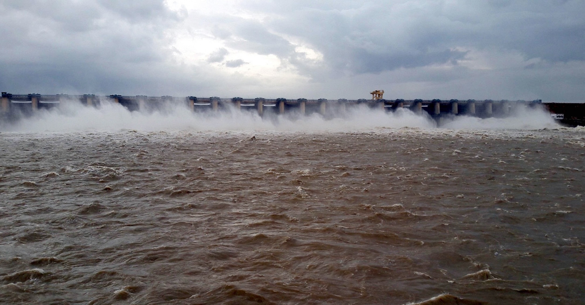 Flood situation in Karnataka and Maharashtra continues to be grim