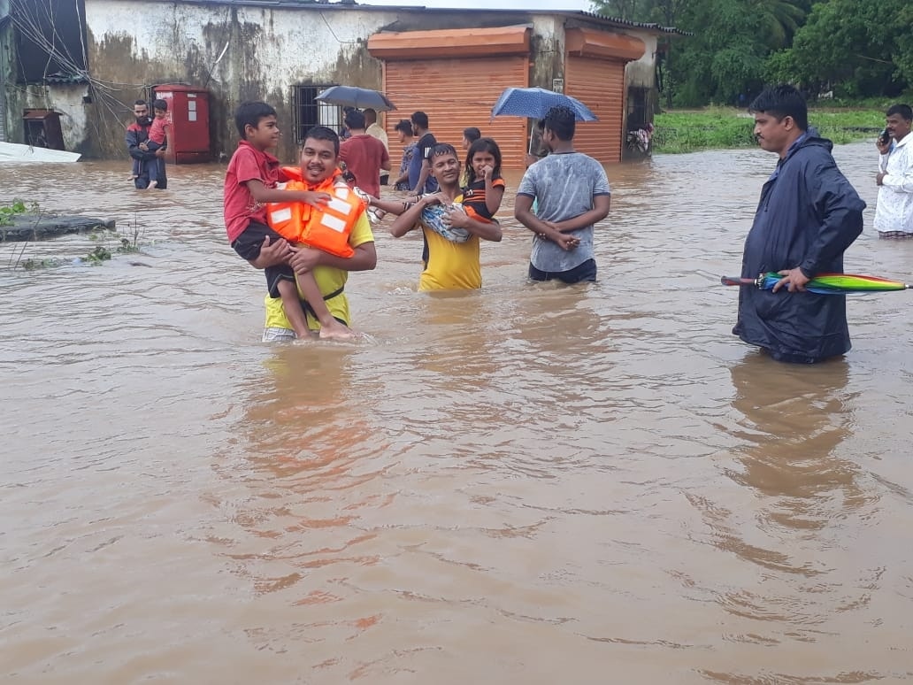 Flood situation in Karnataka and Maharashtra continues to be grim