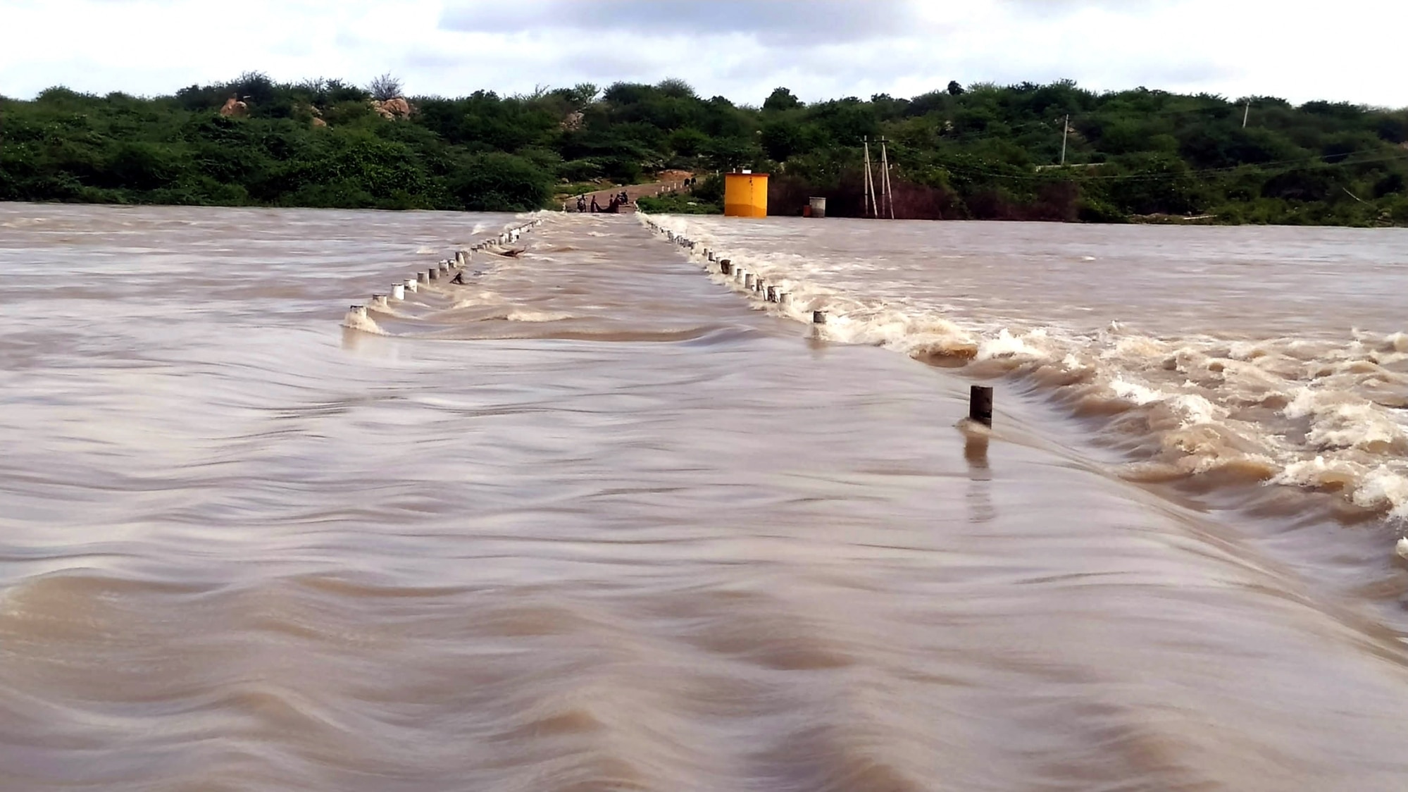 Flood situation in Karnataka and Maharashtra continues to be grim