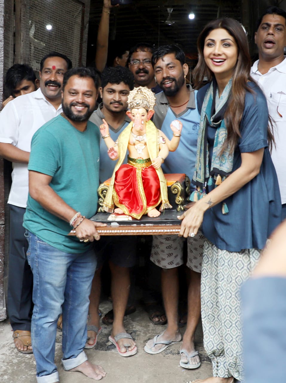 Shilpa Shetty Kundra takes Bappa home on Ganesh Chaturthi 2019. See pics 