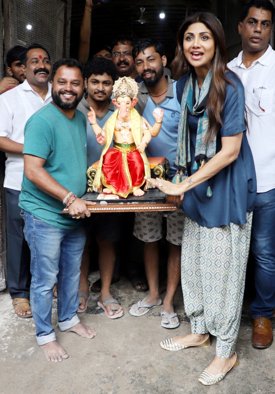 Shilpa Shetty Kundra takes Bappa home on Ganesh Chaturthi 2019. See pics 