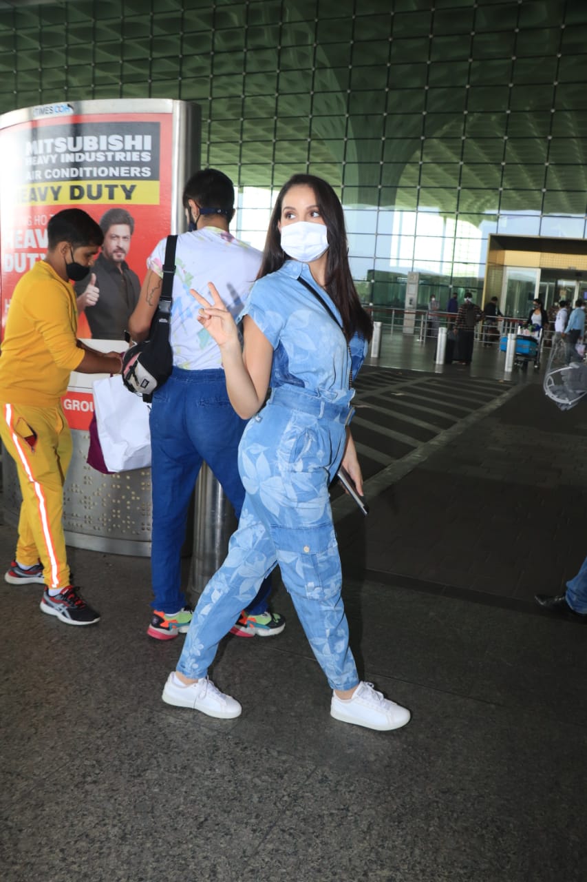 Nora Fatehi slays denim-on-denim look with Rs 1.7 lakh bag at the