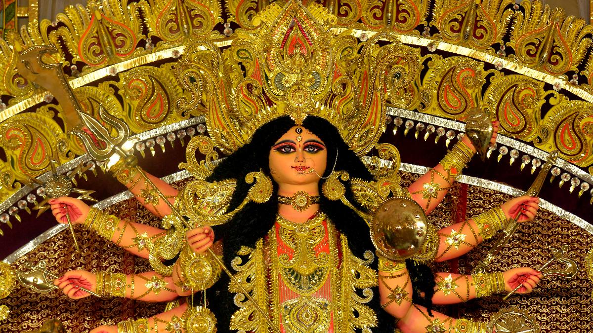 Durga Puja 2020: At Bengal's Mudiali Club, 'duty' is theme this ...