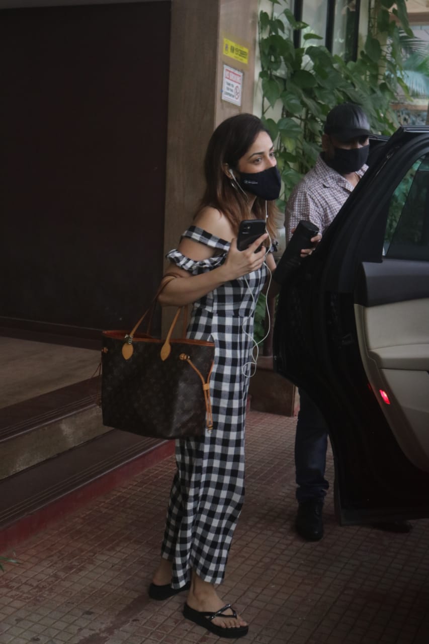 Yami Gautam Carries a Louis Vuitton Bag Worth Rs 97k While She