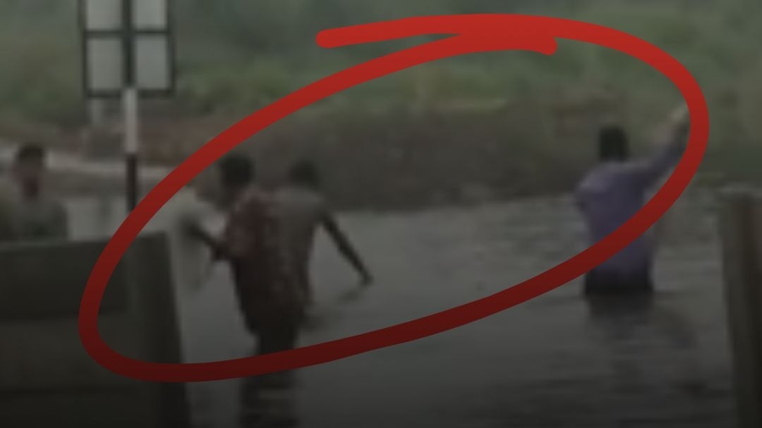 Locals go fishing on flooded ganga expressway