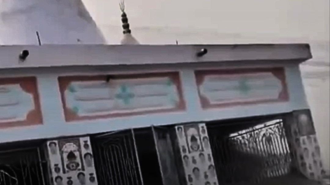 175-year-old Shiva temple swept into Ganga