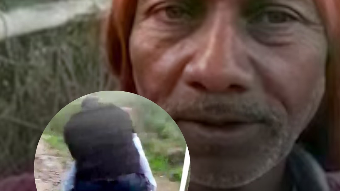 मध्य प्रदेश: बुजुर्ग व्यक्ति की पीठ पर सवार होकर नाला पार करने वाला अधिकारी निलंबित