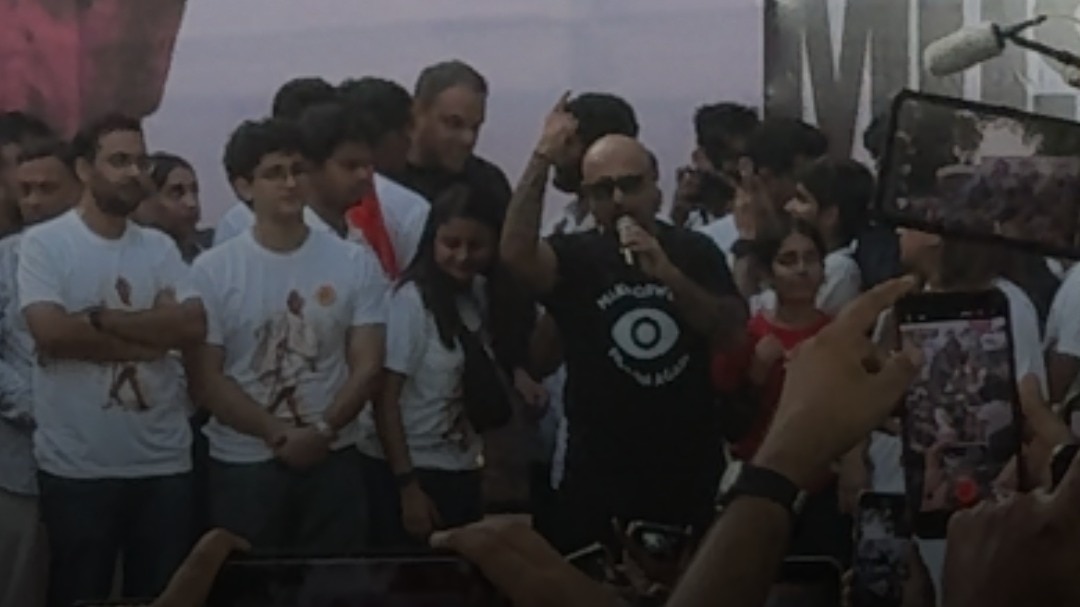 Mera Rang De... Gyanu Utha Le Jhola: Vishal Dadlani at CJP protest
