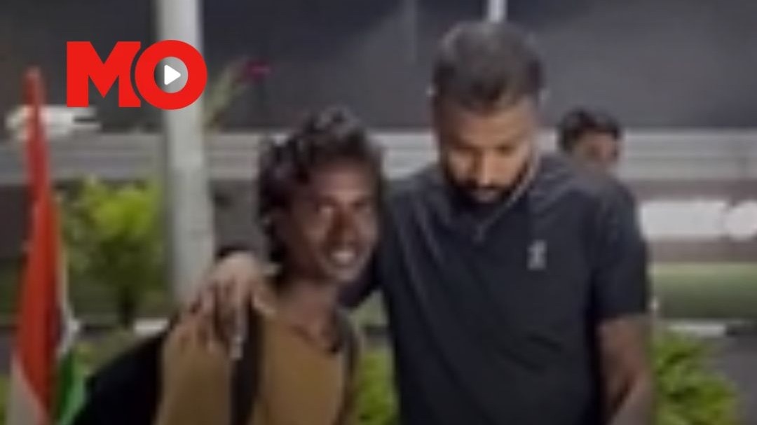 Fan walks thousands of kilometres to meet Hardik Pandya, receives return ticket offer