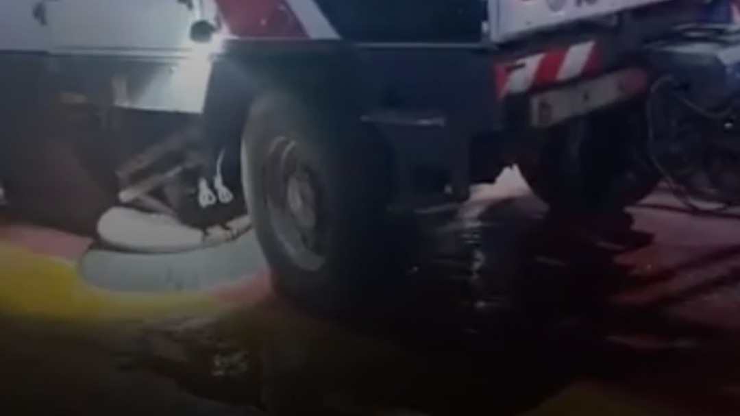 No more colour on Kolkata flyover after bike accident?