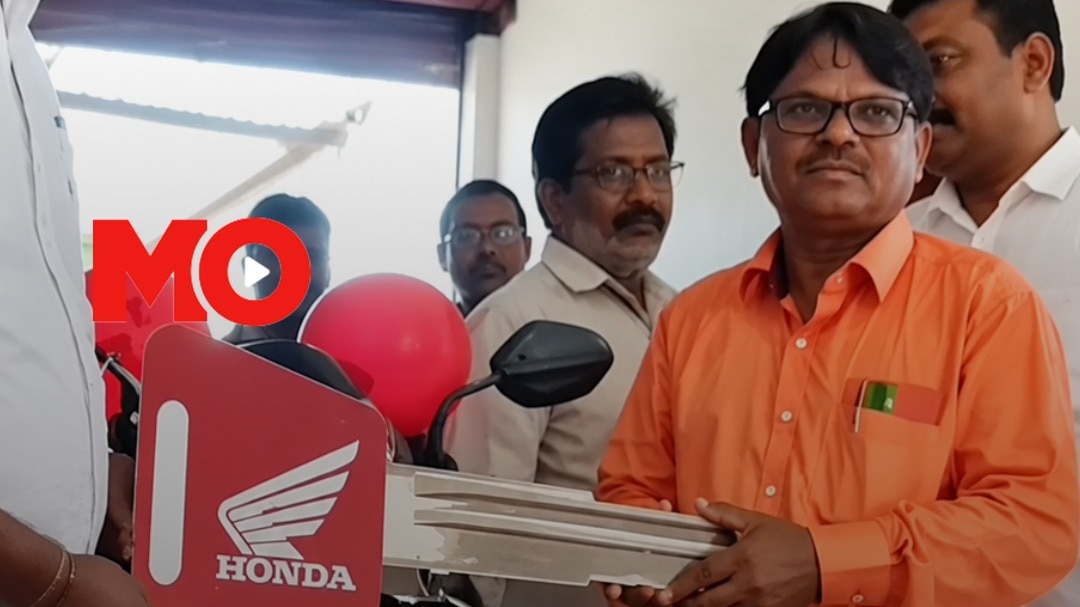 Telangana Pastor Buys New Motorcycle Using Rs 1.23 Lakh Saved in Rs 10 Coins
