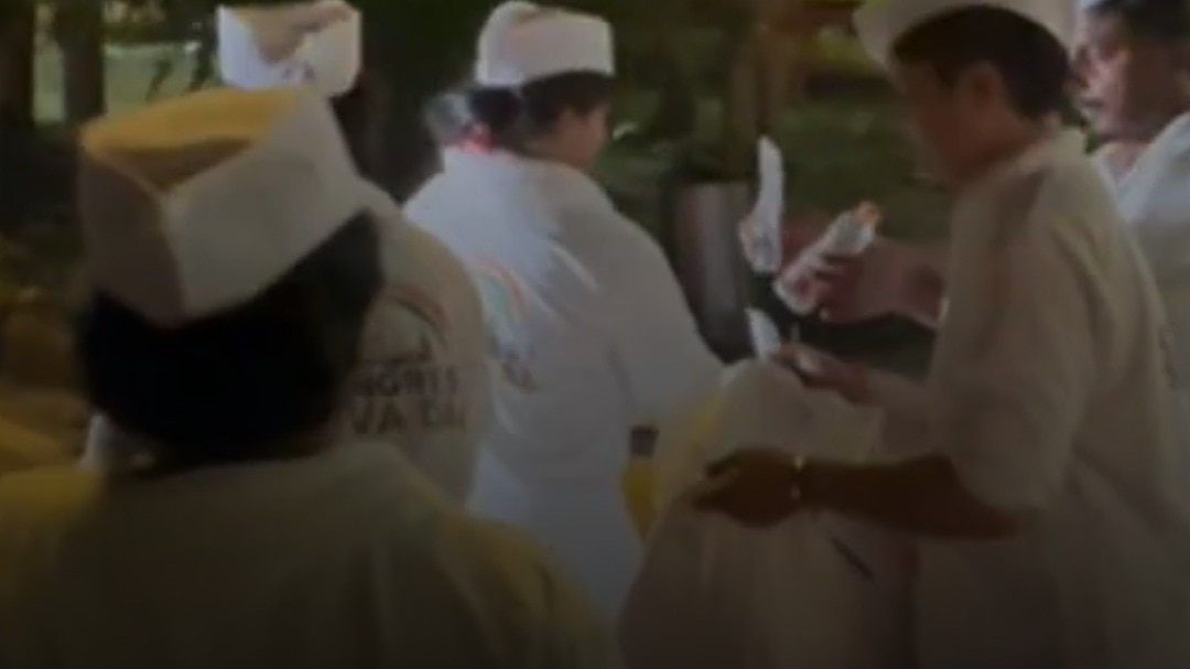 Congress Seva Dal Conducts Late-Night Clean-Up Following INDIA Bloc March in Delhi