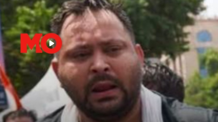 Tejashwi Yadav Parodies Nursery Rhyme to Target Chief Election Commissioner in Patna Protest