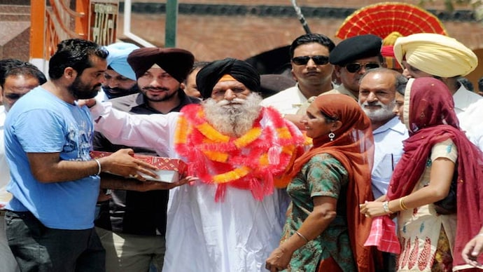 Surjeet Singh at the Wagah border