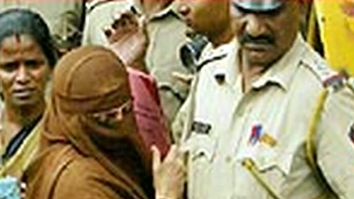 1993 Mumbai blasts TADA court issues nonbailable warrant against